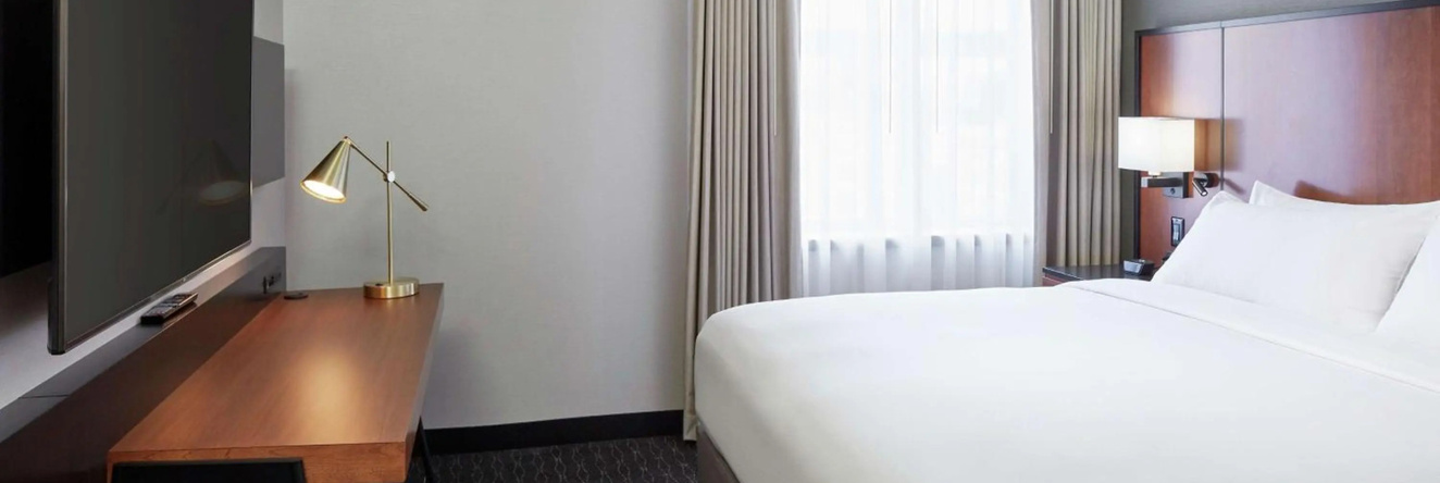 Best Western Plus Montreal Airport Hotel, 多瓦尔 — 照片 1