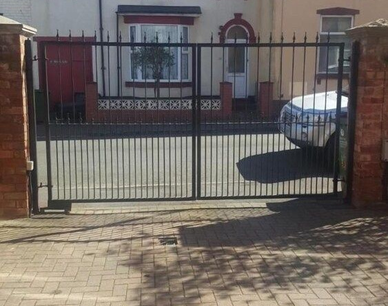 Haya Guest House, Олдбери — фото 1