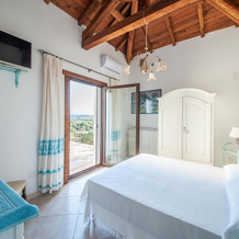 Beautiful Home in Arzachena With 6 Bedrooms, Wifi and Outdoor Swimming Pool, 昆科苏 — 照片 3