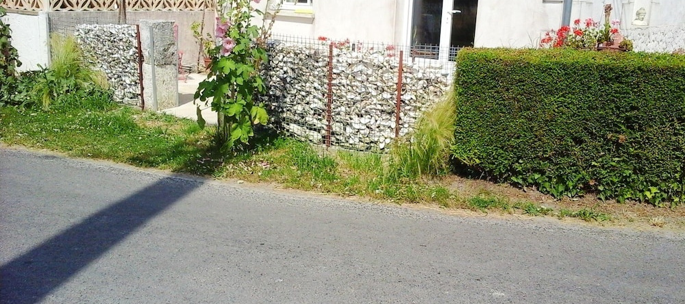 Apartment With one Bedroom in Mortagne-sur-gironde, With Furnished Gar, Mortagne-sur-Gironde — photo 1
