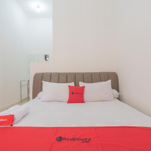 RedDoorz Resort Syariah @ Batu Apung Purwakarta, 瓦纳亚斯 — 照片 4
