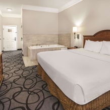 La Quinta Inn & Suites By Wyndham Stephenville, Стивенвилл — фото 4