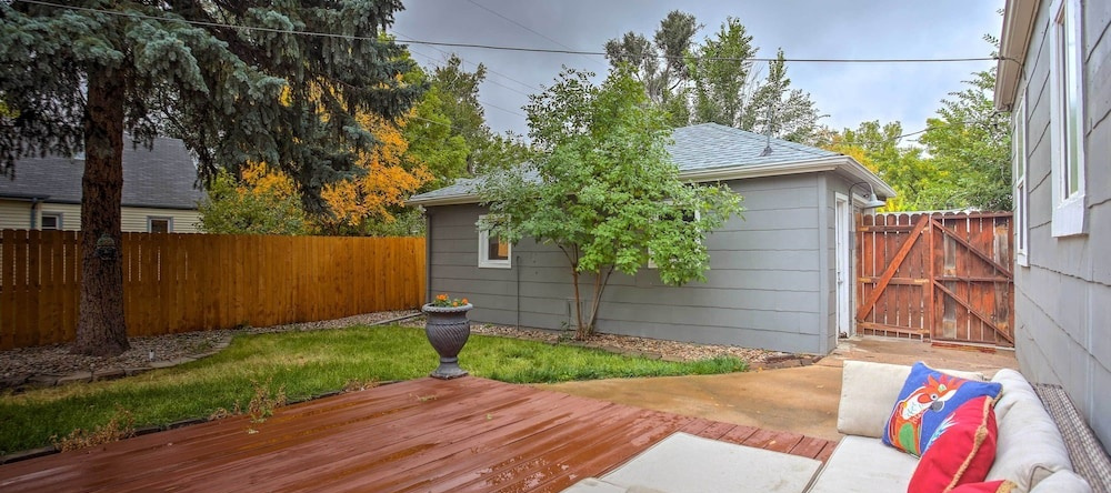Walk to Dtwn Littleton: Updated Pet-friendly Home, 利特尔顿 — 照片 1