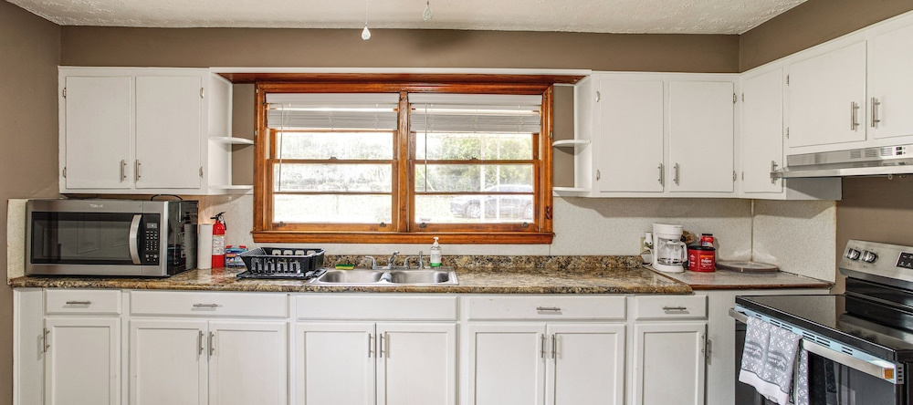 Walk to SC State University & Claflin: Cozy Home, Orangeburg — photo 1
