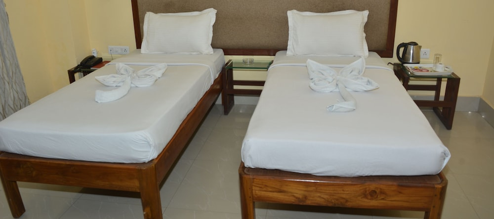 Hotel Golden Anchor Dhamara, 帕拉迪普 — 照片 1
