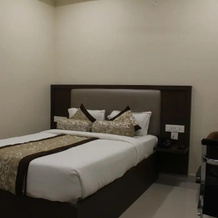 Hotel Grand Gayathri, 哈马姆 — 照片 3