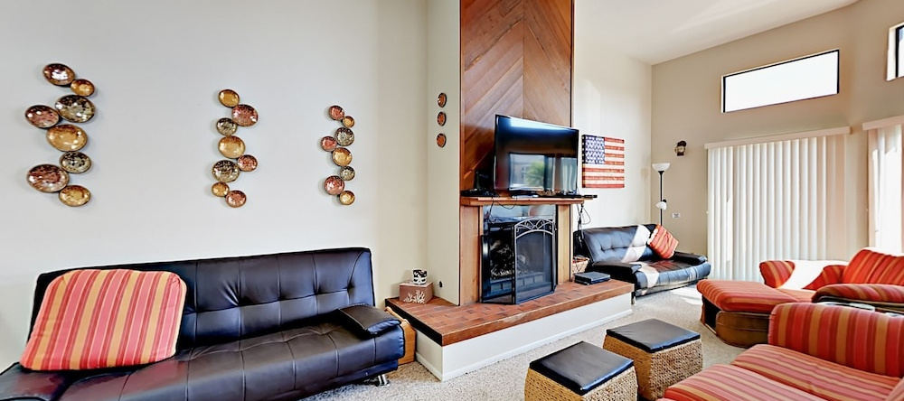 339 Mccarthy Ave Home 3 Bedrooms 2 Bathrooms Home, 奥希阿诺 — 照片 1