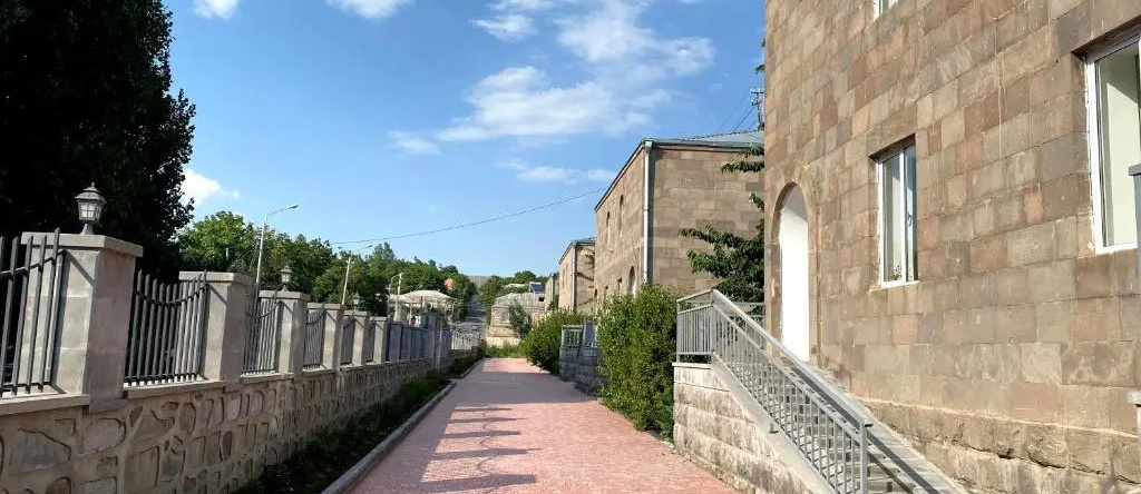 Basen Hotel, Sisian — photo 1