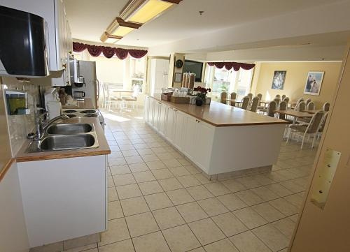 Western Budget Motel Bonnyville, Bonnyville — photo 1