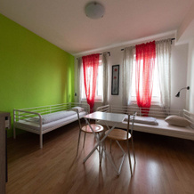 Freddie next to Mercury Hostel, 布拉迪斯拉发 — 照片 2