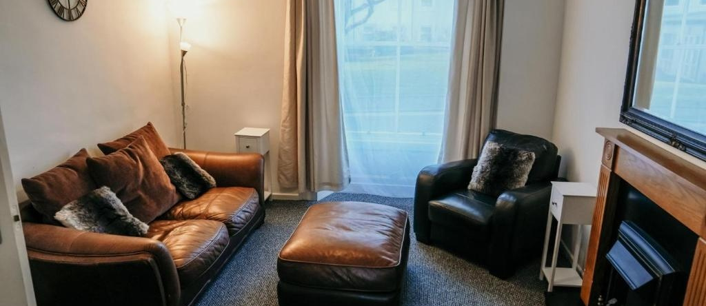 Standout 4BD 3 Storey Town House Whitehaven, 怀特黑文 — 照片 1
