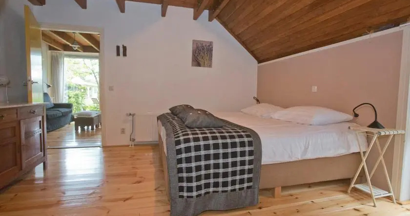 Kamer 7, Фредериксорд — фото 1