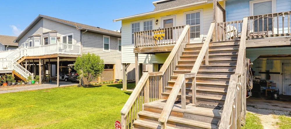 North Topsail Beach Townhome: Walk To The Beach!, Норд-Топсейл-Бич — фото 1