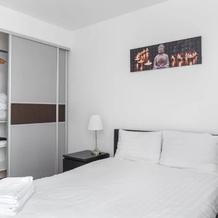 Modern Bedford Blues Apartment, Bedford — photo 5