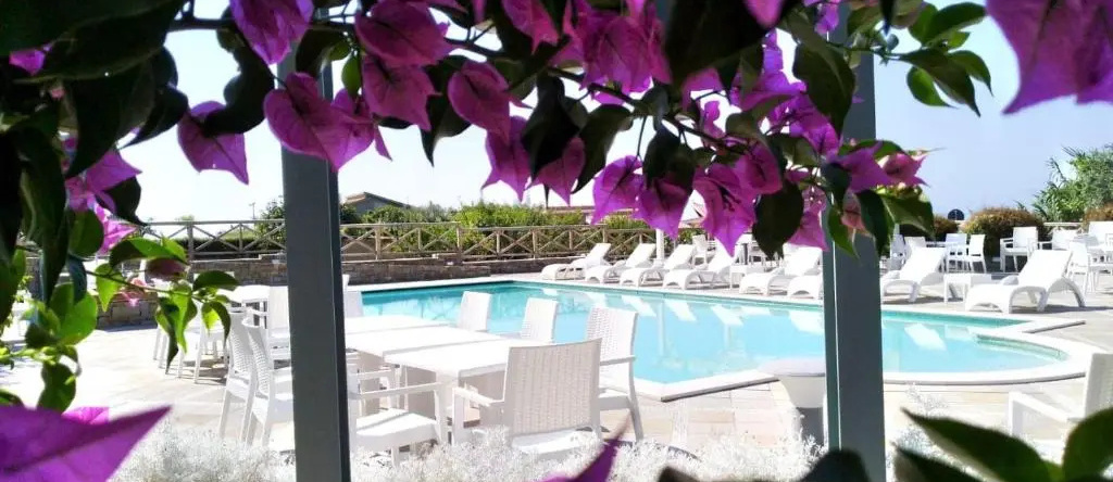 Hotel Promenade Bleu, 波利卡 — 照片 1