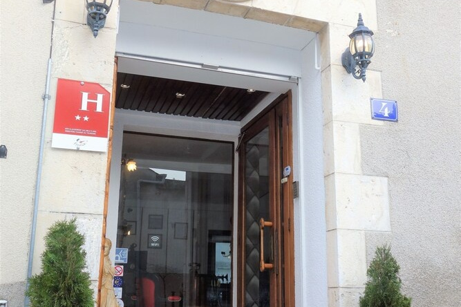Hôtel La Licorne, 博让西 — 照片 1