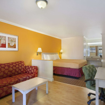 Red Lion Inn & Suites Lemoore, Lemoore — photo 5