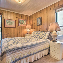 Cozy Home w/ Hot Tub: Half Mi to Salmon River!, Salmon — photo 3