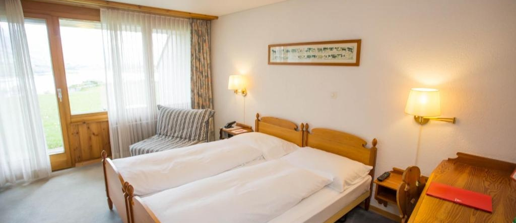 Motel de la Gruyère Restoroute, 阿夫里伊德旺蓬 — 照片 1