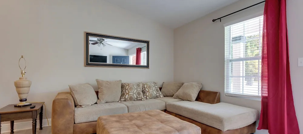 Dog-friendly Pensacola Duplex ~ 7 Mi to Downtown, 布伦特 — 照片 1