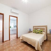 Lovely & Spacious Holiday Home With Private Swimming Pool, Туйнехе — фото 3