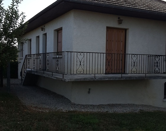 Gite Mon Jardin Du Bas Bugey, Белле — фото 1