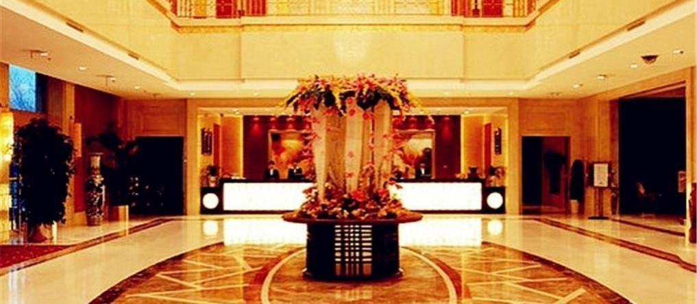 Tarim Petroleum Hotel, Urumqi — photo 1