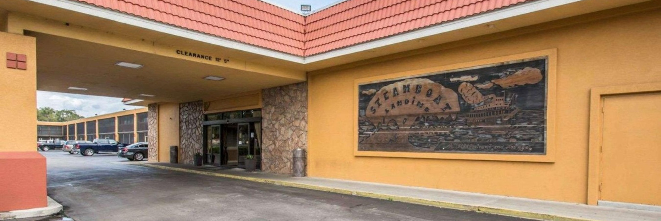 Quality Inn & Suites Palatka Riverfront, 帕拉特卡 — 照片 1
