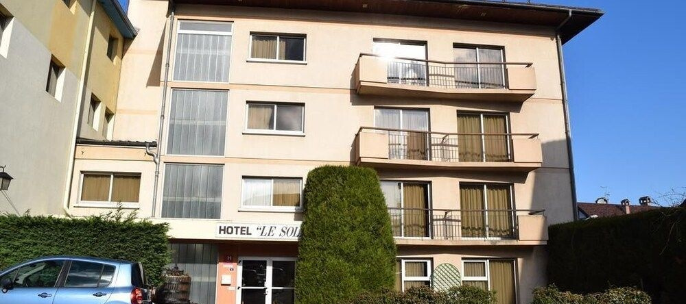 Hotel Le Soli, Сен-Жульен-ан-Женевуа — фото 1