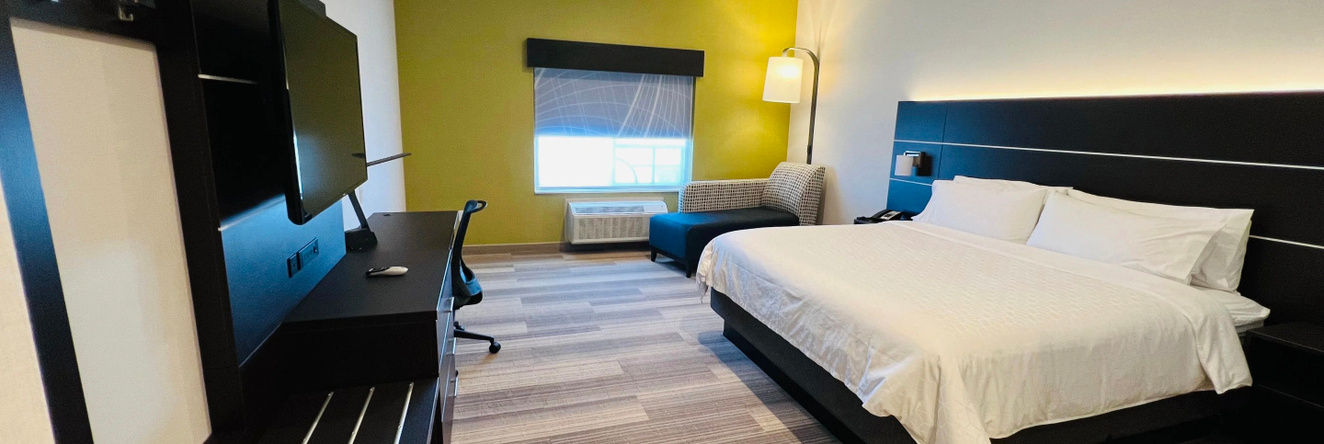Holiday Inn Express & Suites Salinas by IHG, Salinas — photo 1