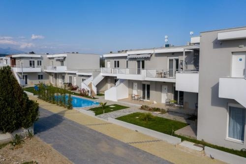 Danai & Palm Residential Complexes, Паралиа Офриниоу — фото 1