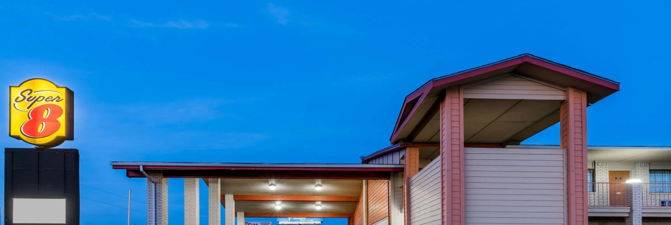 Super 8 By Wyndham Waco/Mall Area Tx, Вудвэй — фото 1