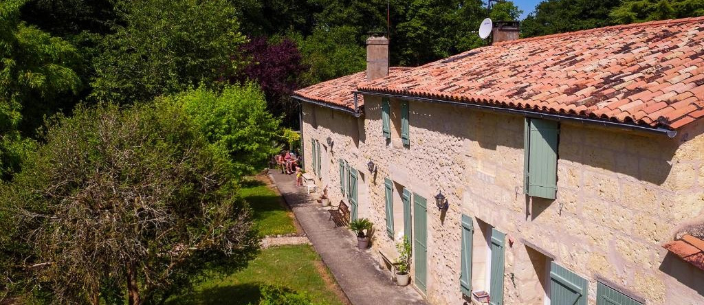 Gite la Maison de la Pimpine Lignan de Bordeaux, 利尼昂德波尔多 — 照片 1