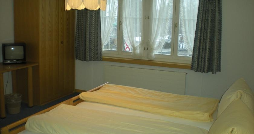 Zum Ritterhof, 萨尔甘斯 — 照片 1
