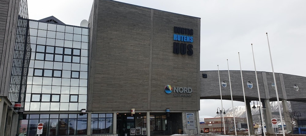 Hurtigrutens Hus, 斯托克马克内斯 — 照片 1