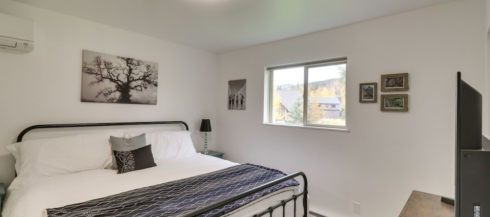 Whitefish Condo w/ Pool Access + Close to Hiking!, 怀特菲什 — 照片 1