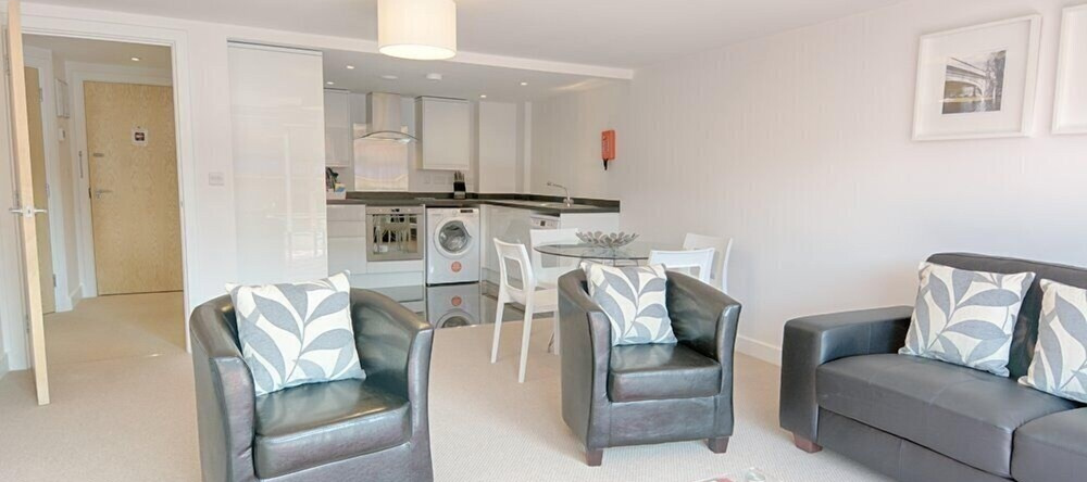 Roomspace Apartments -Bradley Court, Камберли — фото 1