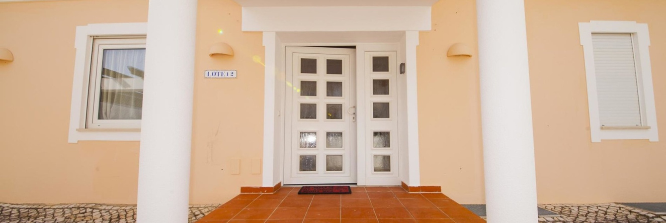 D08 - Bay View Villa In Vale Da Lama, Одиашере — фото 1