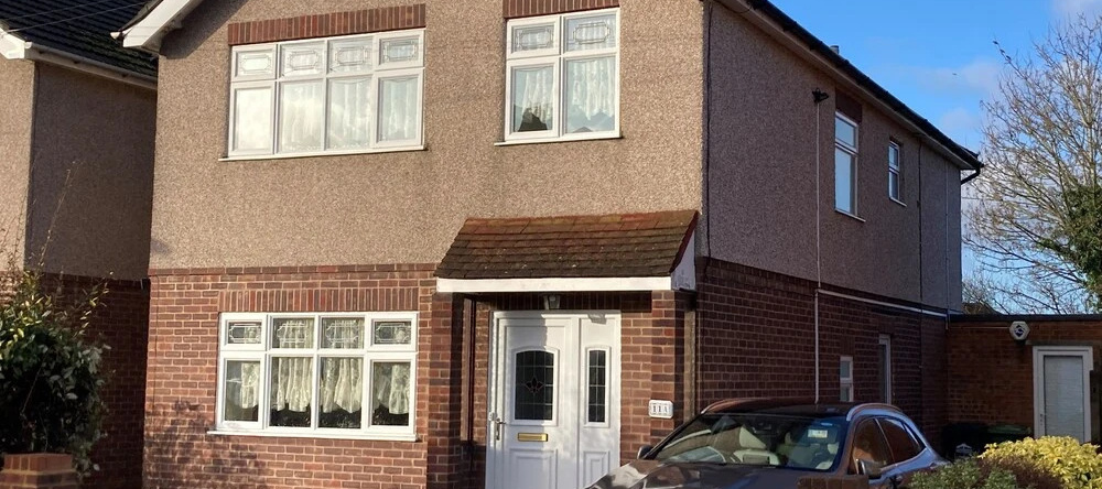 Large Detached House With off Street Parking Close to Heathrow, Ashford — photo 1