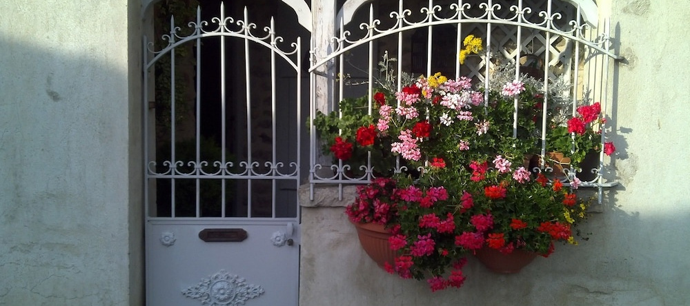 Riverside Home Cottage, Trebes — photo 1