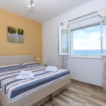 "Nice Home In Podstrana With Wifi And 2 Bedrooms", 波德斯特拉纳 — 照片 2