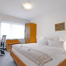 Hotel Lindenkrug, 居特斯洛 — 照片 4