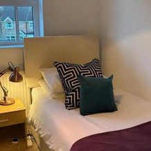 2 Bed-Sleeps 3-Parking-Town Centre, Нортоллертон — фото 5