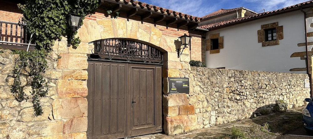 Apartamentos El Camino del Norte, 阿尔福斯德略雷多 — 照片 1