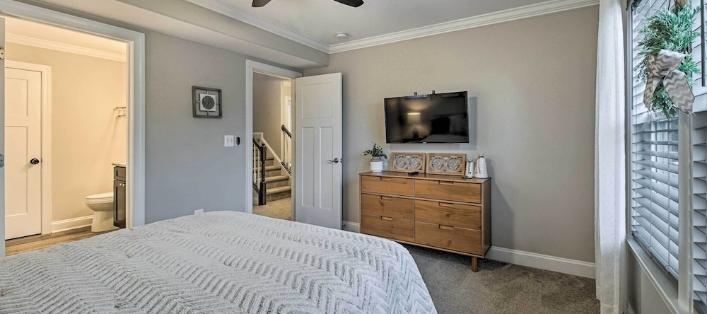 Downtown Fredericksburg Home w/ Large Patio!, 腓特烈斯贝 — 照片 1