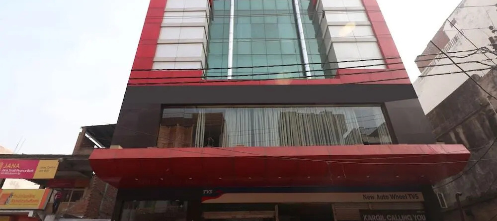 Hotel Yash Inn By Oyo Rooms, Мирзапур — фото 1
