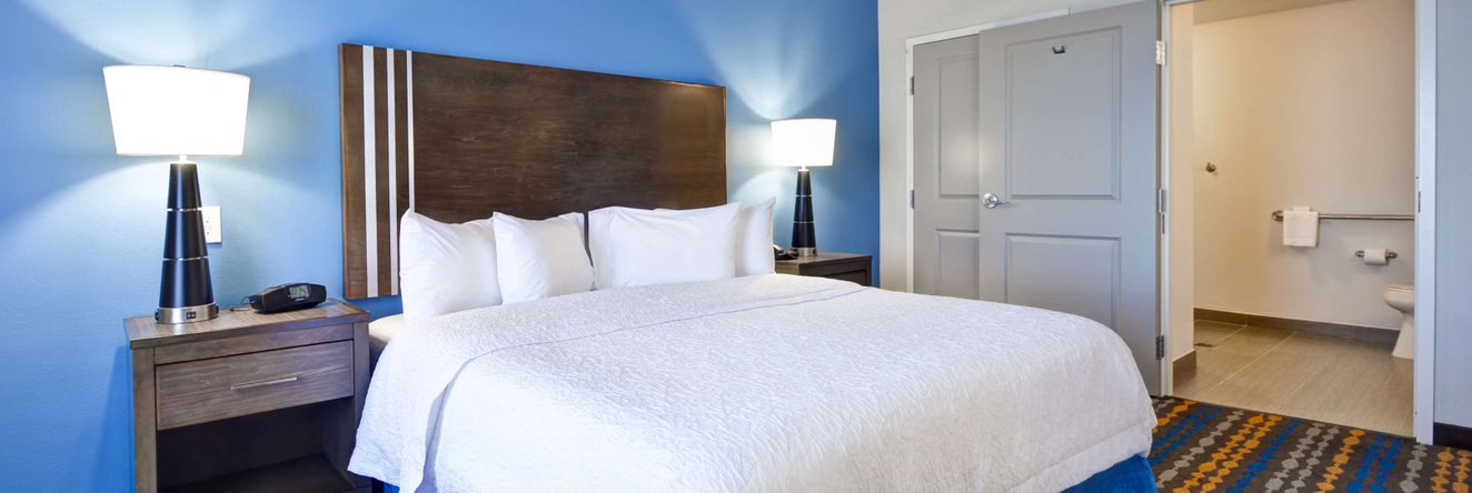 Hampton Inn Kenedy, Кенеди — фото 1