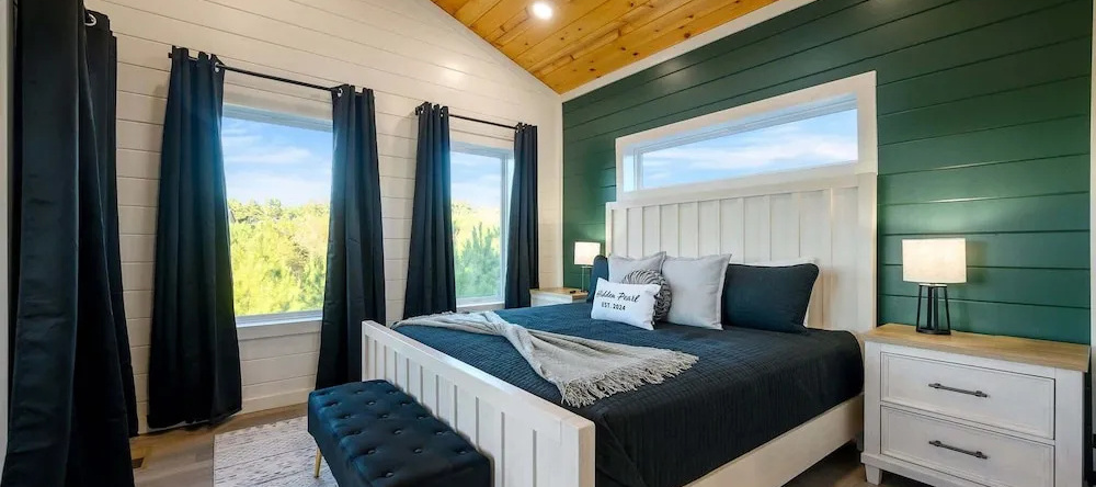 New, Modern, Bunk Room, Game Room, Playground, Hot tub, Хочатаун — 照片 1