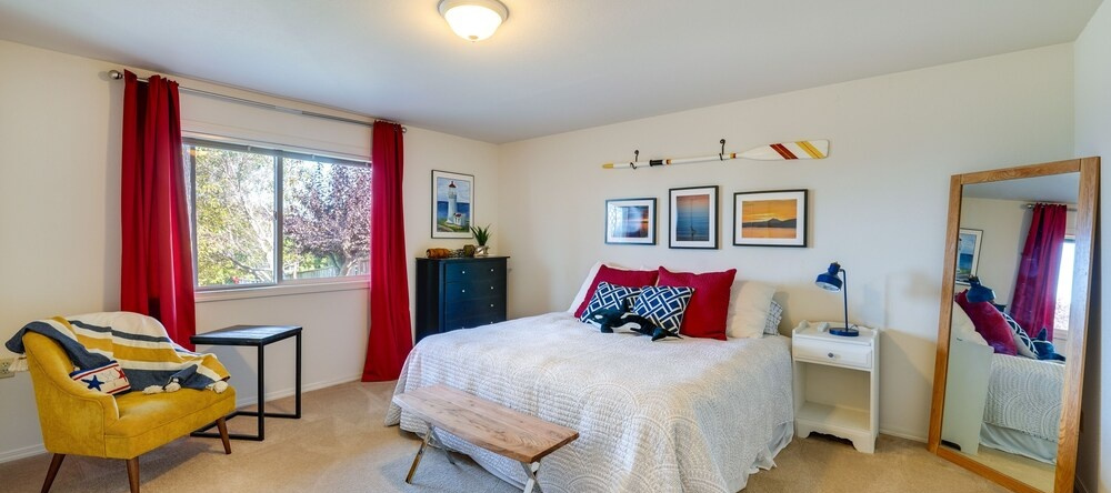 Coastal Haven w/ Hot Tub & San Juan Island Views, Anacortes — photo 1