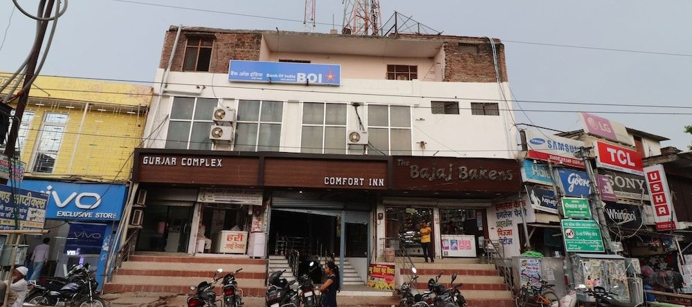 Oyo 47405 Comfort Inn, Orai — photo 1